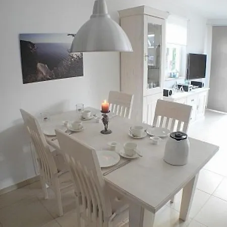 Ferienhaus Felilotte - غلوفي